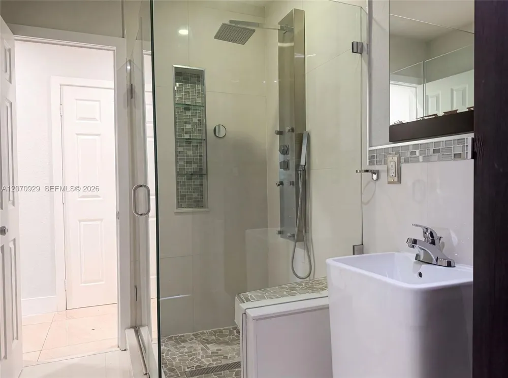 6200 SW 109th Ave Miami, FL 33173