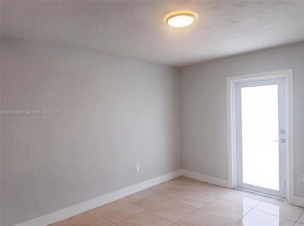 6200 SW 109th Ave Miami, FL 33173