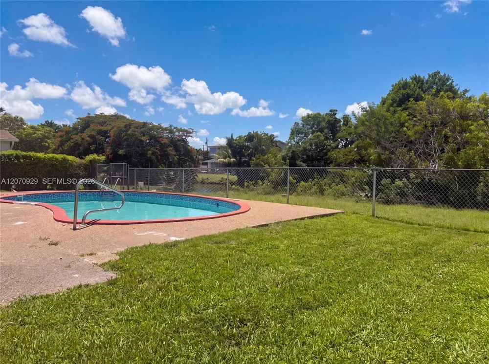 6200 SW 109th Ave Miami, FL 33173
