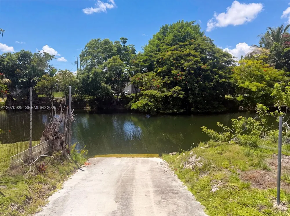 6200 SW 109th Ave Miami, FL 33173