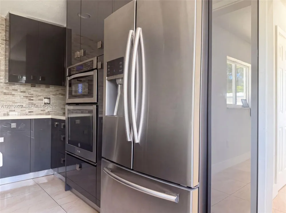 6200 SW 109th Ave Miami, FL 33173