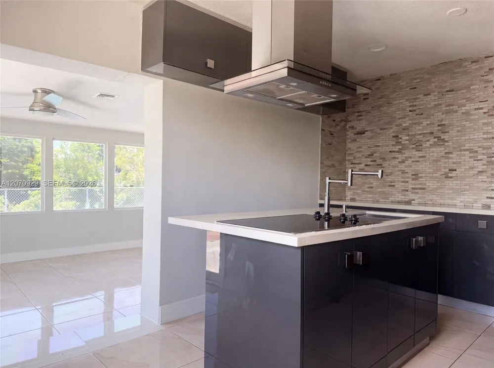 6200 SW 109th Ave Miami, FL 33173