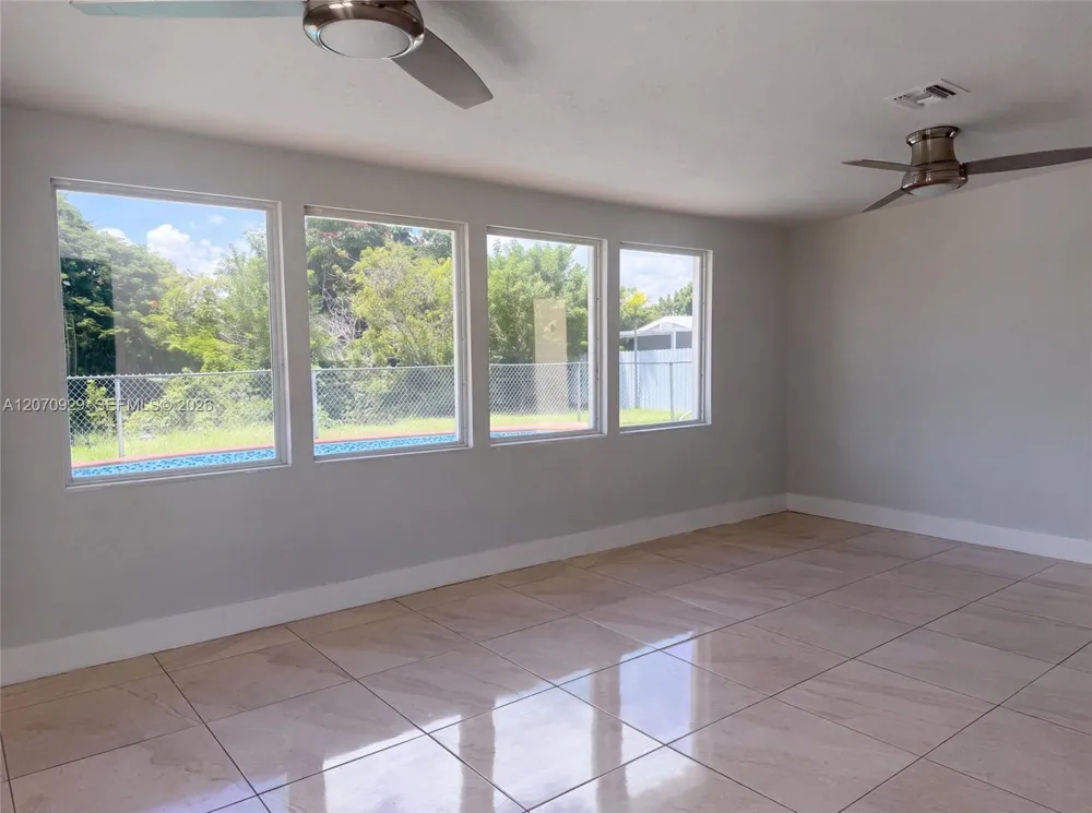 6200 SW 109th Ave Miami, FL 33173