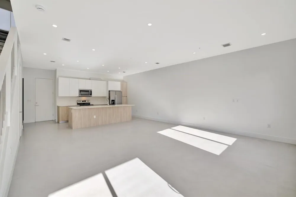 4208 NE 7TH TERRACE Oakland Park, FL 33334