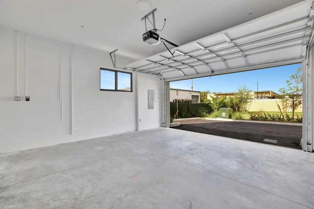 4208 NE 7TH TERRACE Oakland Park, FL 33334