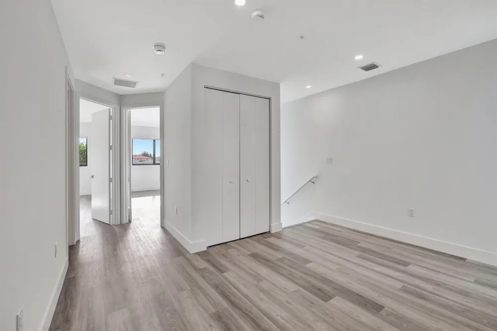 4208 NE 7TH TERRACE Oakland Park, FL 33334
