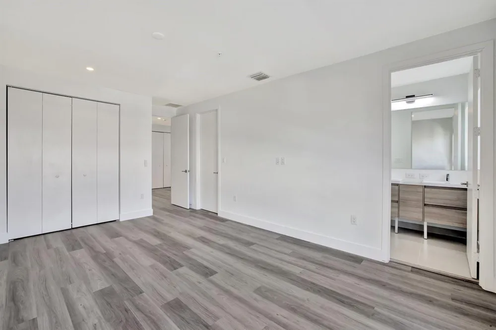 4208 NE 7TH TERRACE Oakland Park, FL 33334
