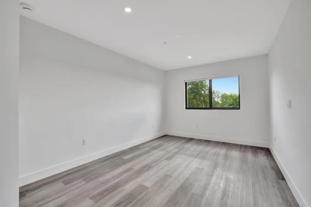4208 NE 7TH TERRACE Oakland Park, FL 33334