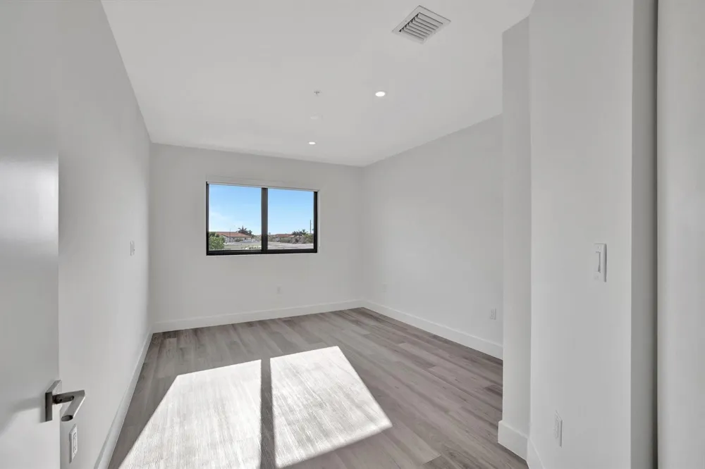 4208 NE 7TH TERRACE Oakland Park, FL 33334