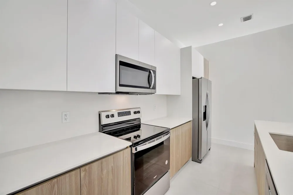 4208 NE 7TH TERRACE Oakland Park, FL 33334