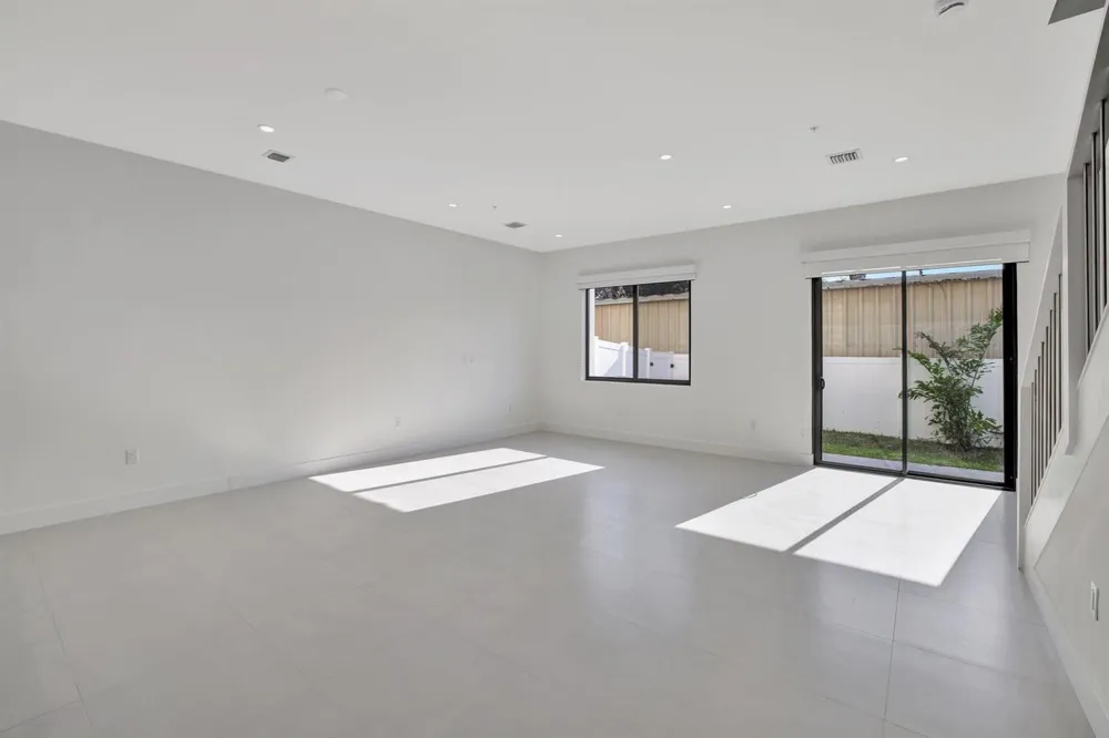 4208 NE 7TH TERRACE Oakland Park, FL 33334