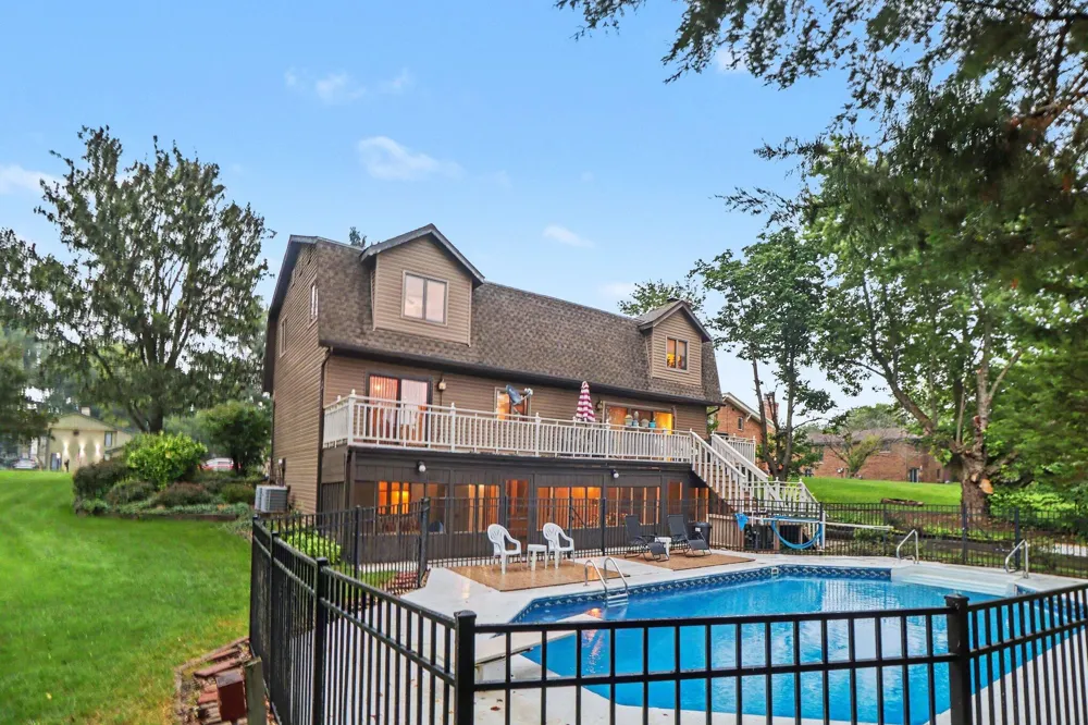 428 Pickwick Place Valparaiso, IN 46385