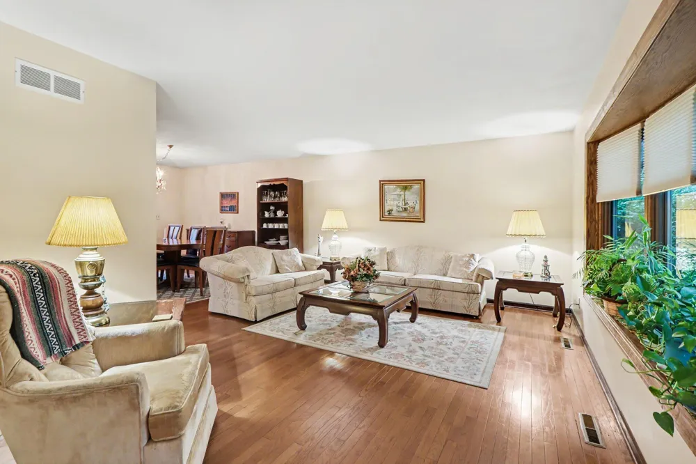 428 Pickwick Place Valparaiso, IN 46385