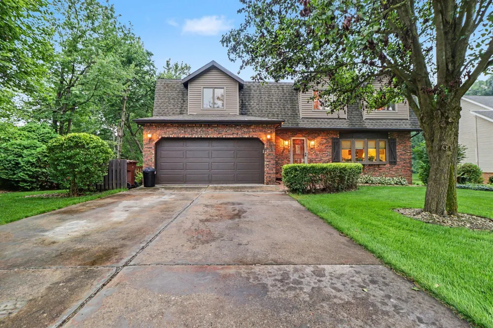 428 Pickwick Place Valparaiso, IN 46385