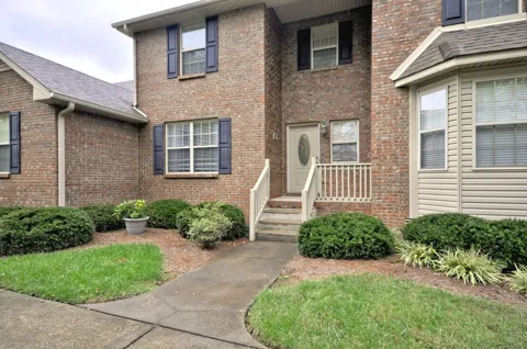 135 EXCELL RD #402