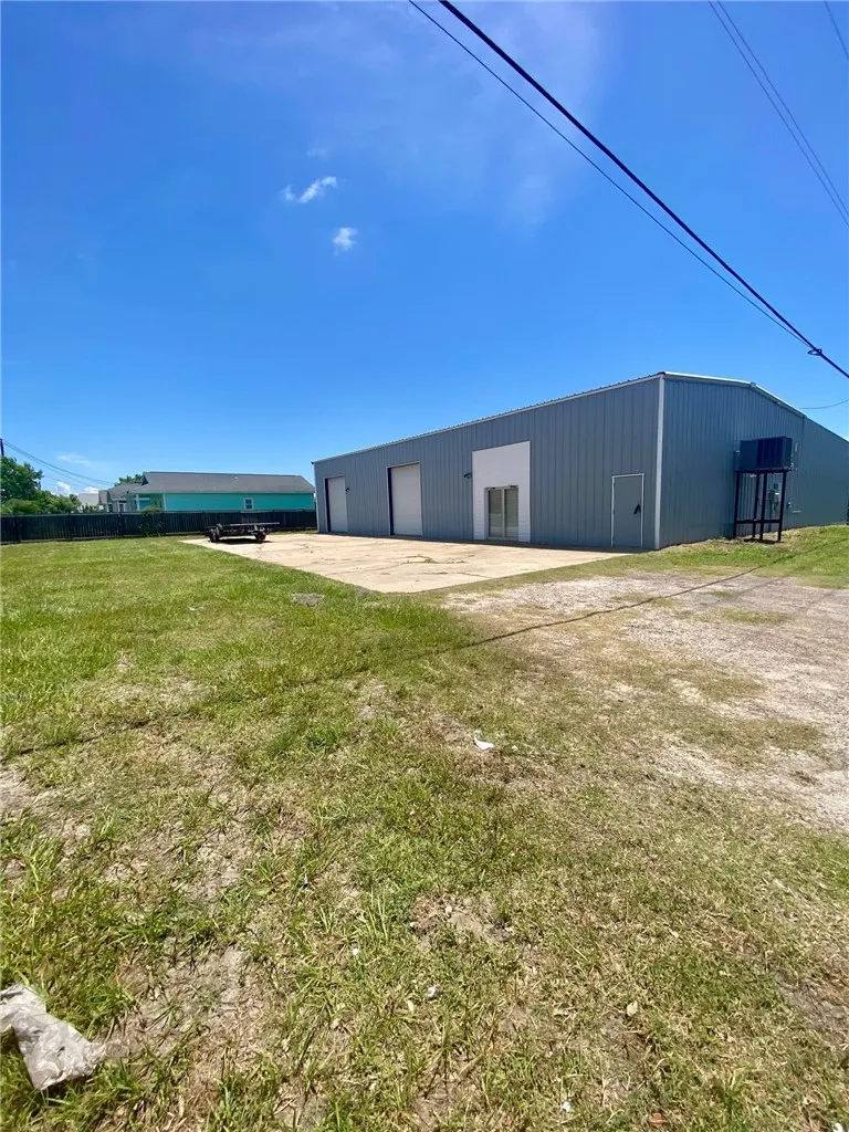 1830 Highway 35 S Rockport, TX 78382
