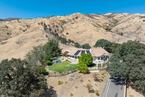 8725 Quail Canyon Road