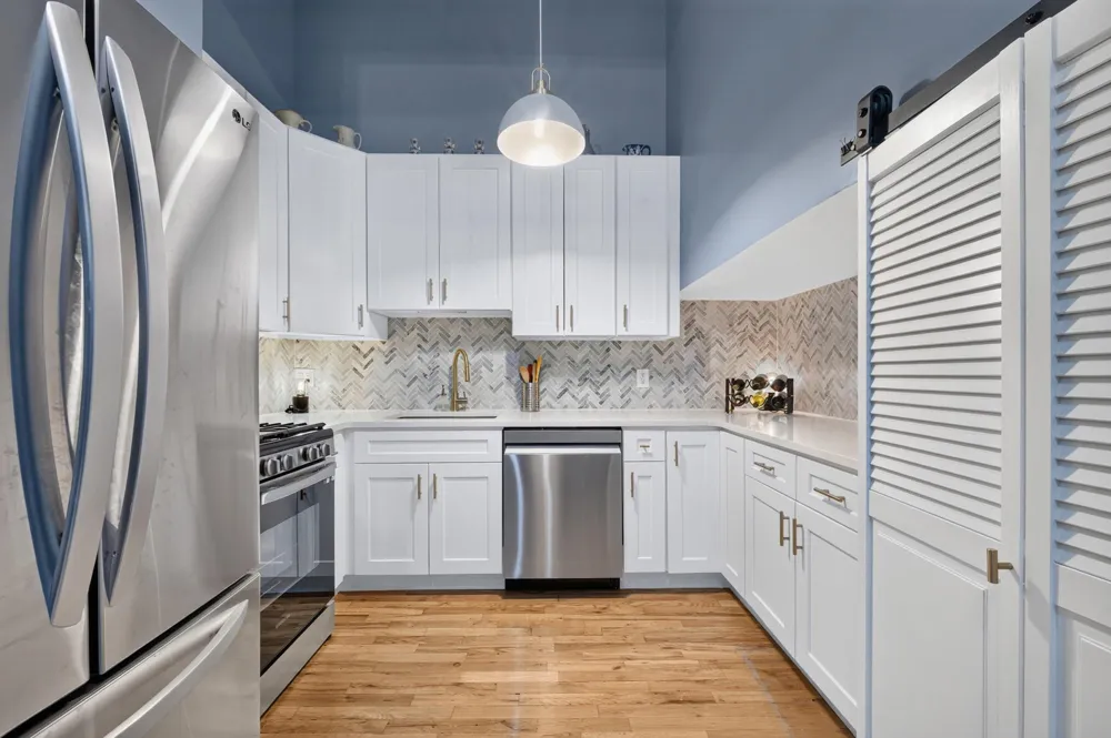 518 GREGORY AVE Weehawken, NJ 07086