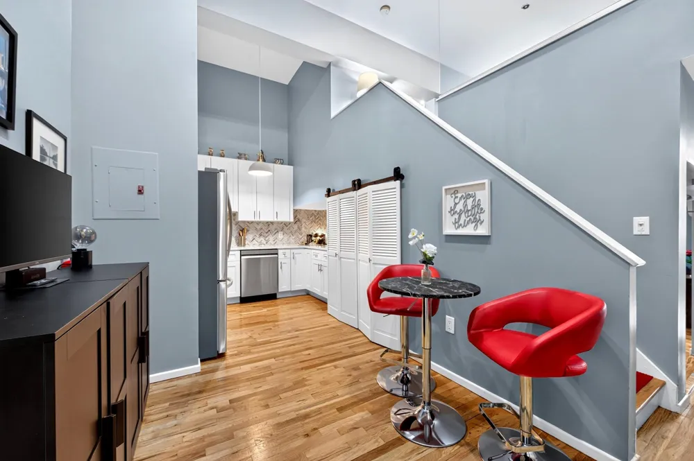 518 GREGORY AVE Weehawken, NJ 07086