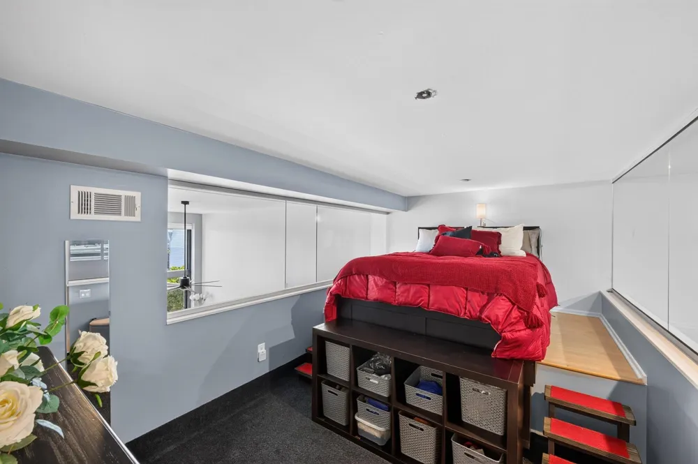 518 GREGORY AVE Weehawken, NJ 07086