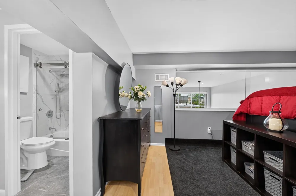 518 GREGORY AVE Weehawken, NJ 07086