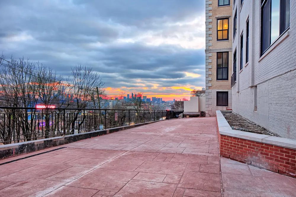 518 GREGORY AVE Weehawken, NJ 07086