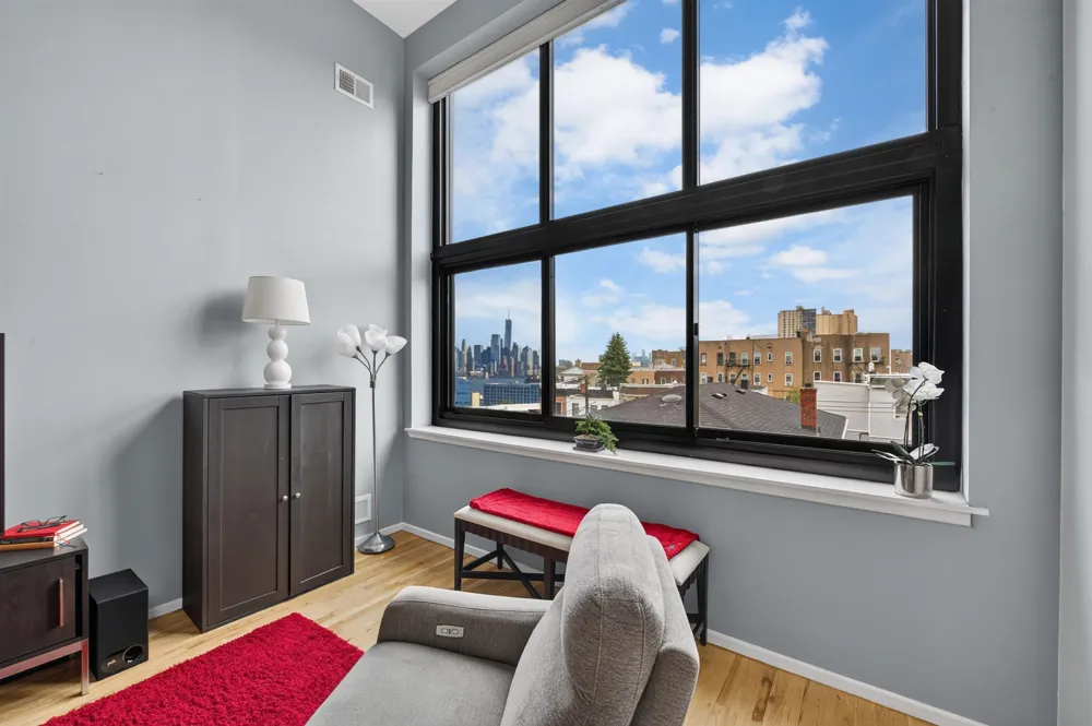 518 GREGORY AVE Weehawken, NJ 07086