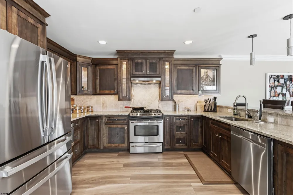 4 N Monroe Ave Margate, NJ 08402