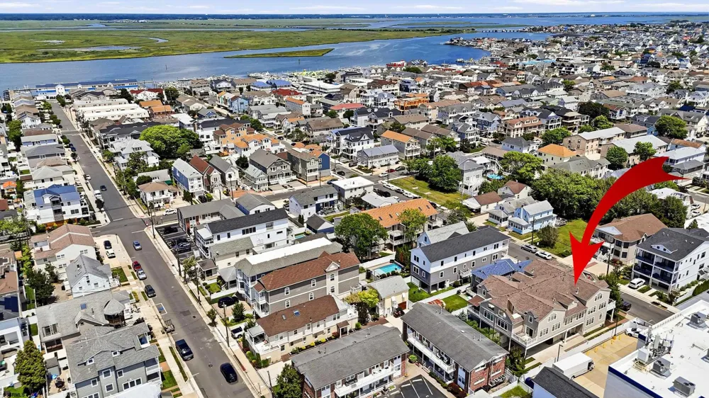 4 N Monroe Ave Margate, NJ 08402