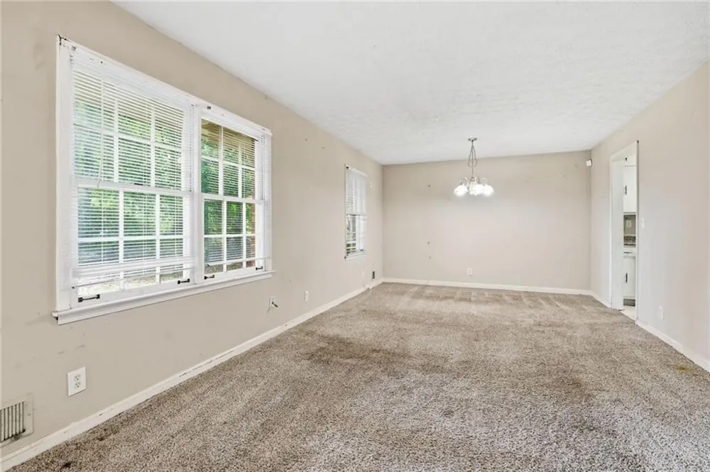 328 Fayette Villa Court Fayetteville, GA 30214