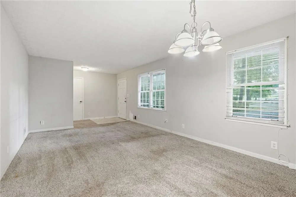 328 Fayette Villa Court Fayetteville, GA 30214