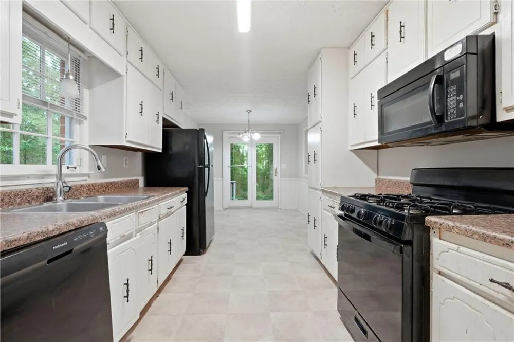 328 Fayette Villa Court Fayetteville, GA 30214