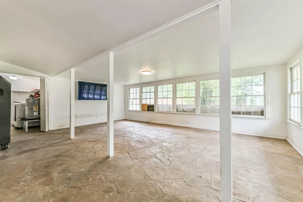 100 Mattson Street West Columbia, TX 77486