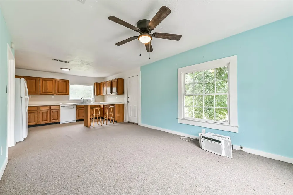 100 Mattson Street West Columbia, TX 77486