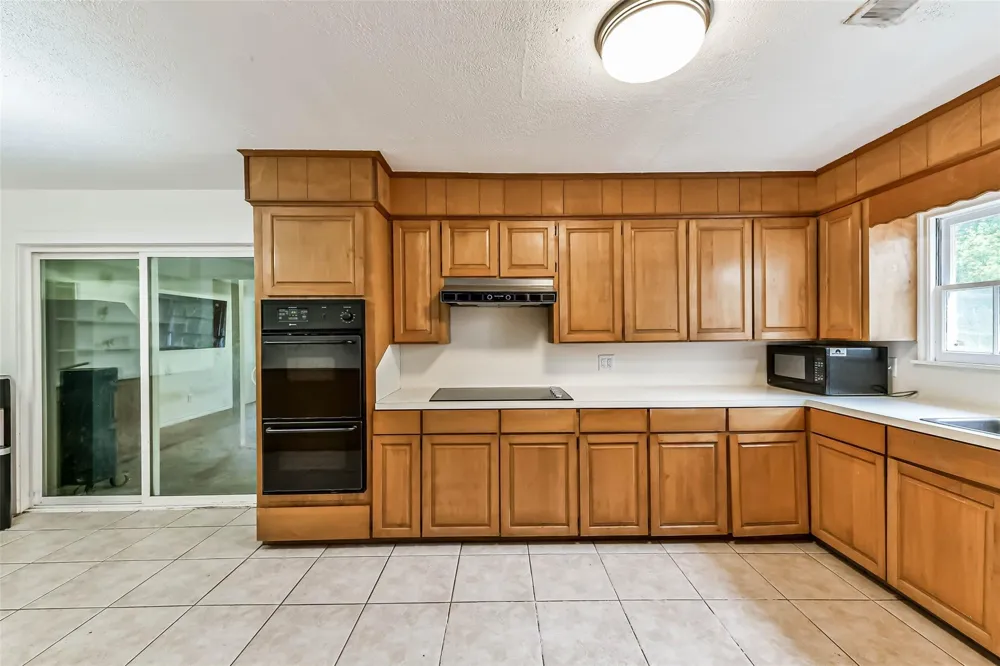100 Mattson Street West Columbia, TX 77486