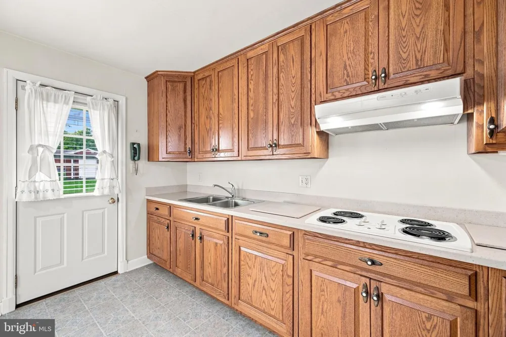12 PURCELL AVENUE Winchester, VA 22601