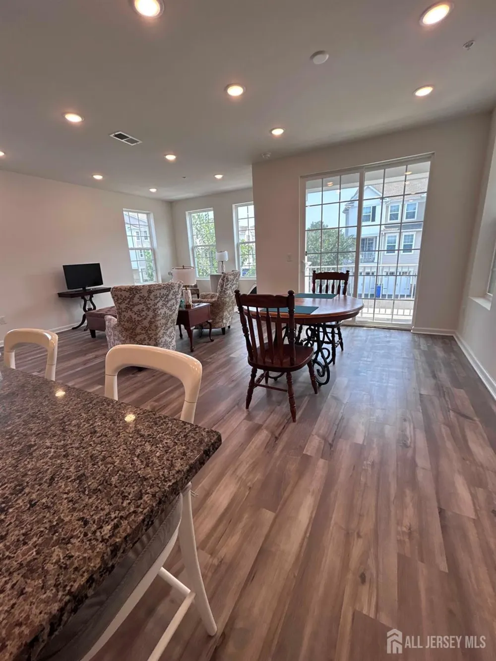 735 Station Road Dunellen, NJ 08812