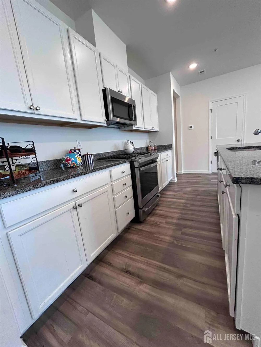 735 Station Road Dunellen, NJ 08812