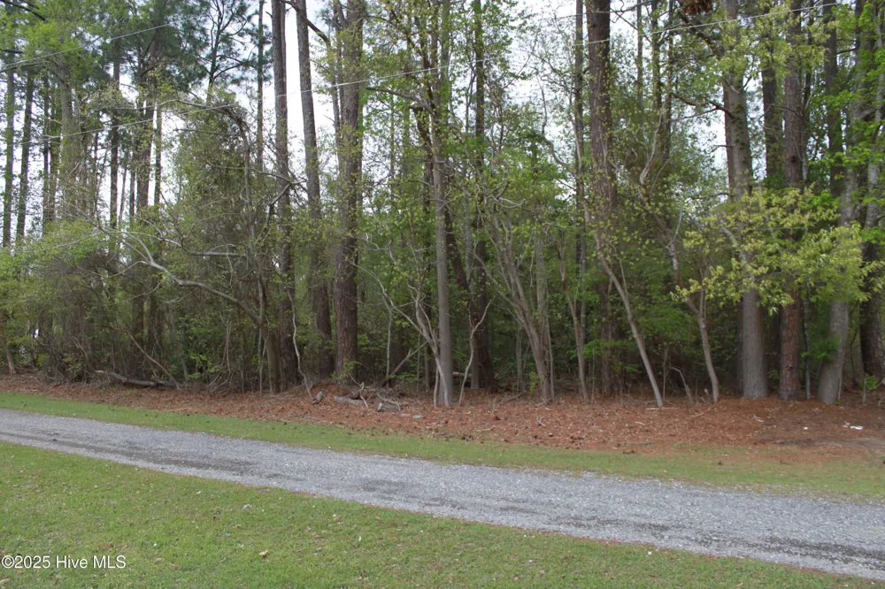 305/307 Yakima Trail Edenton, NC 27932