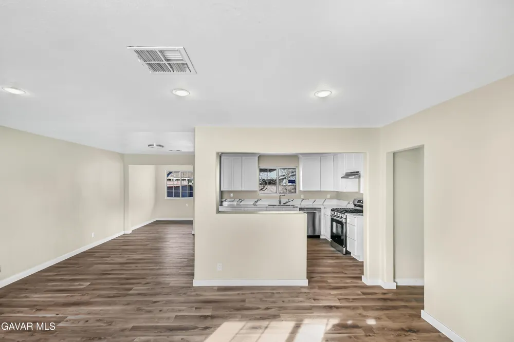 45503 W 11th Street Lancaster, CA 93534