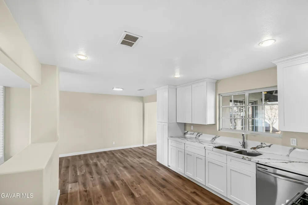 45503 W 11th Street Lancaster, CA 93534