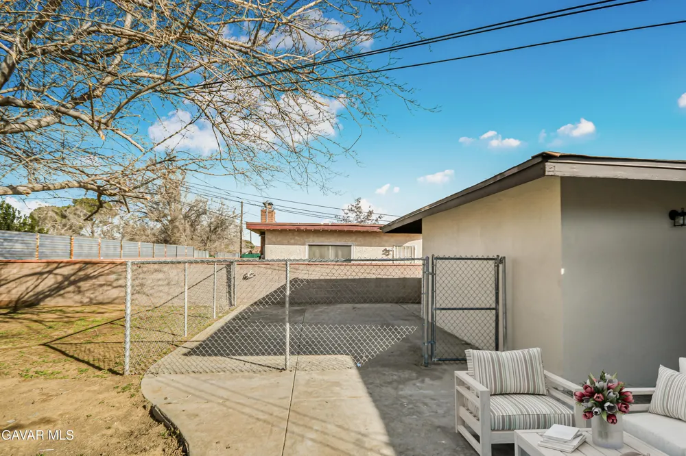 45503 W 11th Street Lancaster, CA 93534