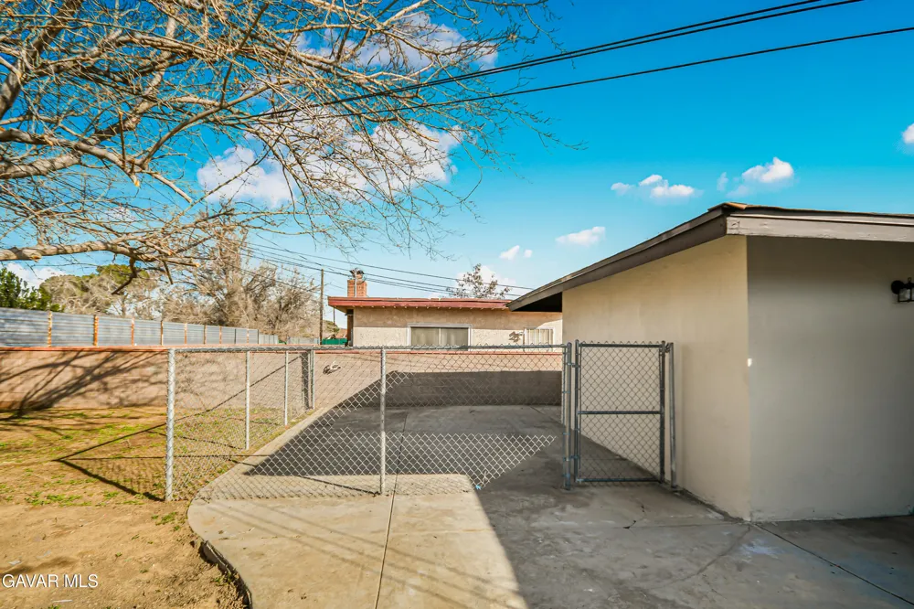 45503 W 11th Street Lancaster, CA 93534