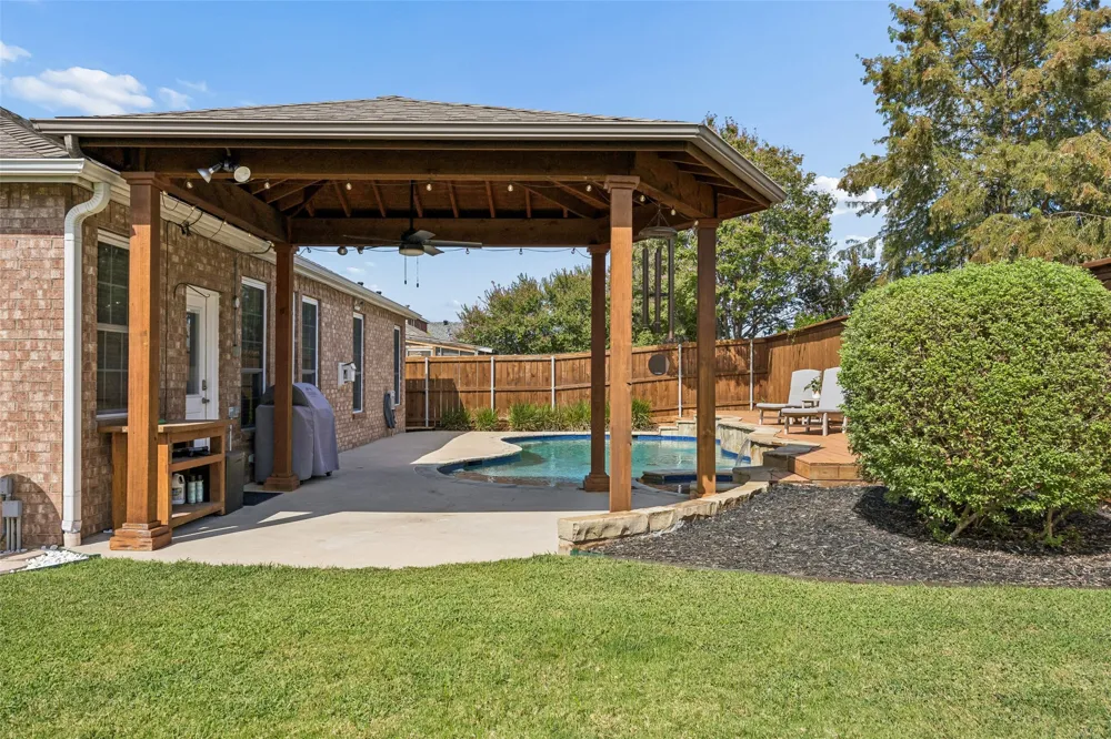 10418 Greenbriar Lane Rowlett, TX 75089