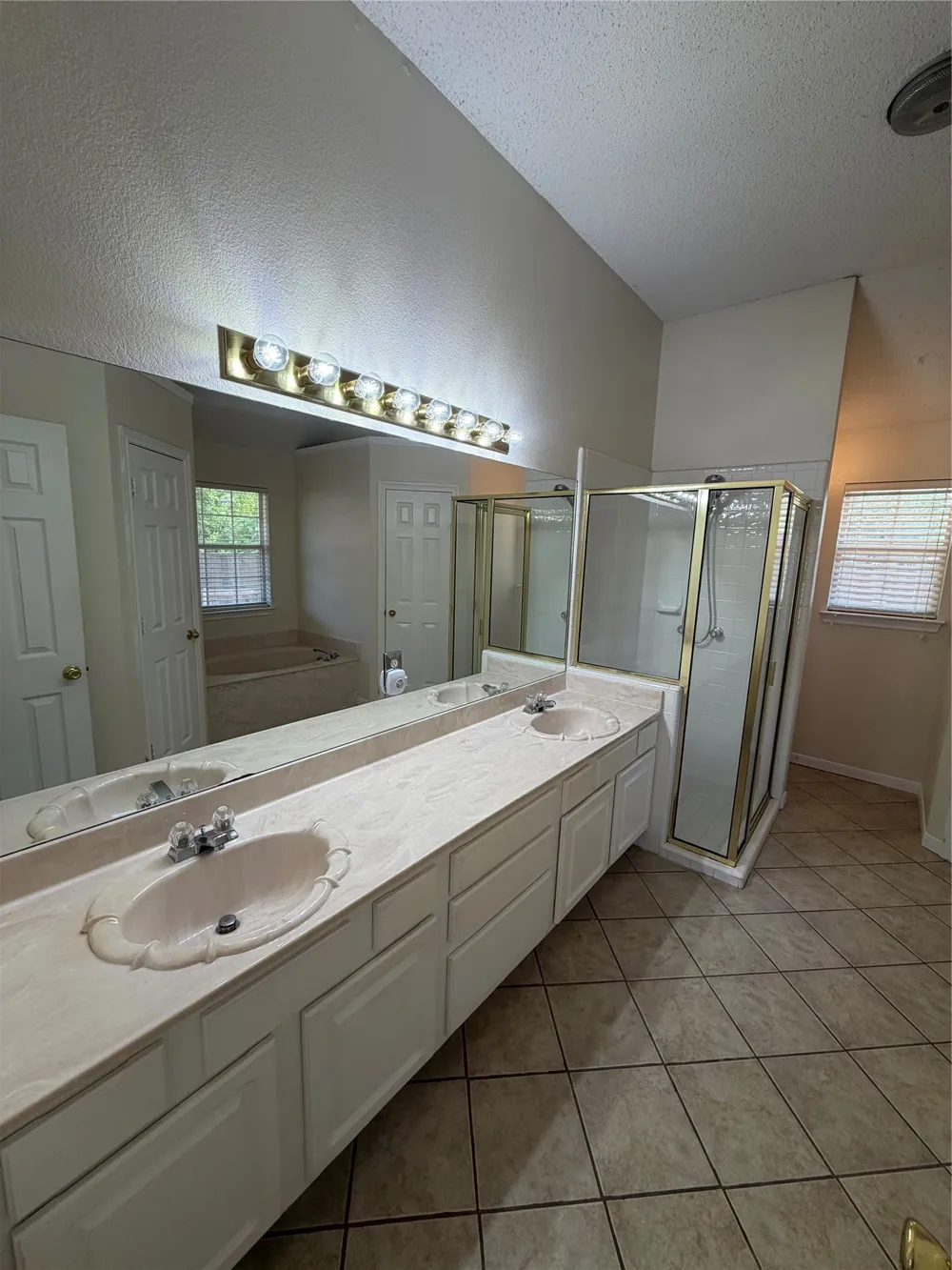 1427 Shadow Run Weatherford, TX 76086