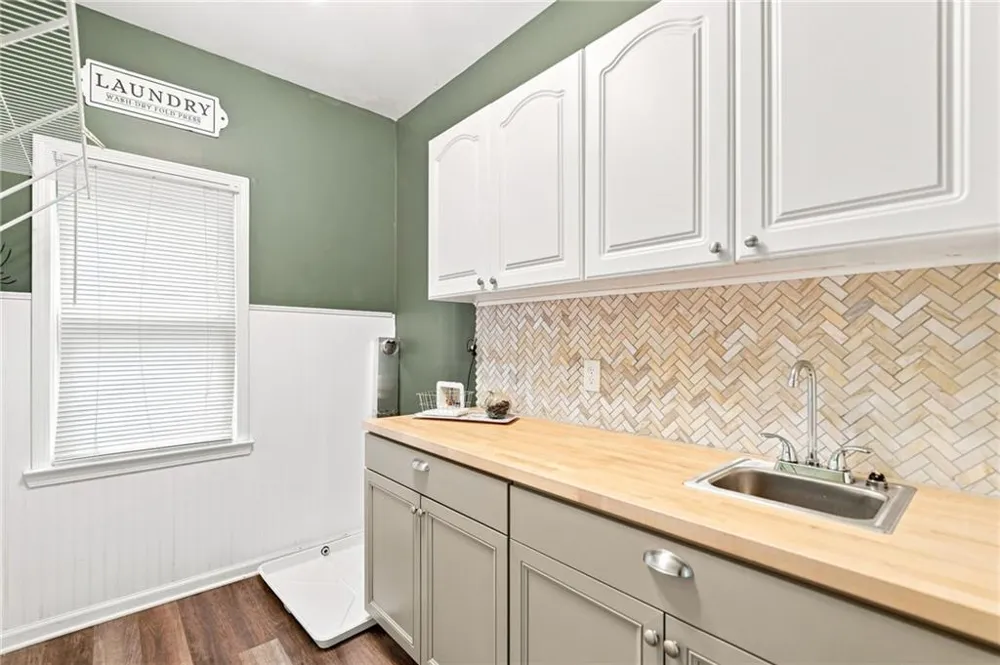 7350 Devonhall Way Johns Creek, GA 30097
