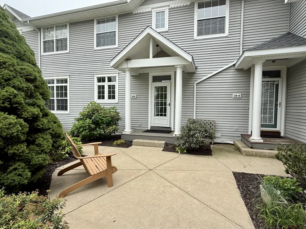 110 Washington Street #E Douglas, MI 49406