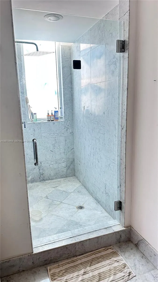 253 NE 2nd St #902 Miami, FL 33132