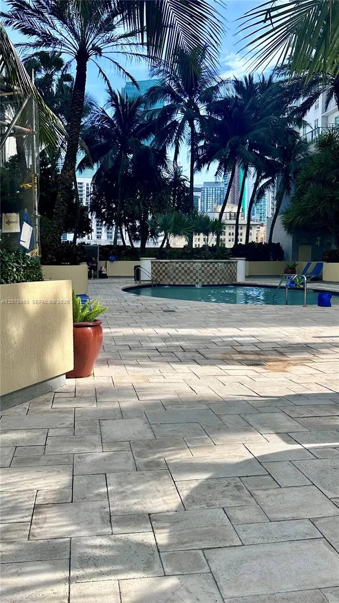 253 NE 2nd St #902 Miami, FL 33132