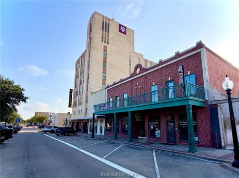 211 Main Street #23